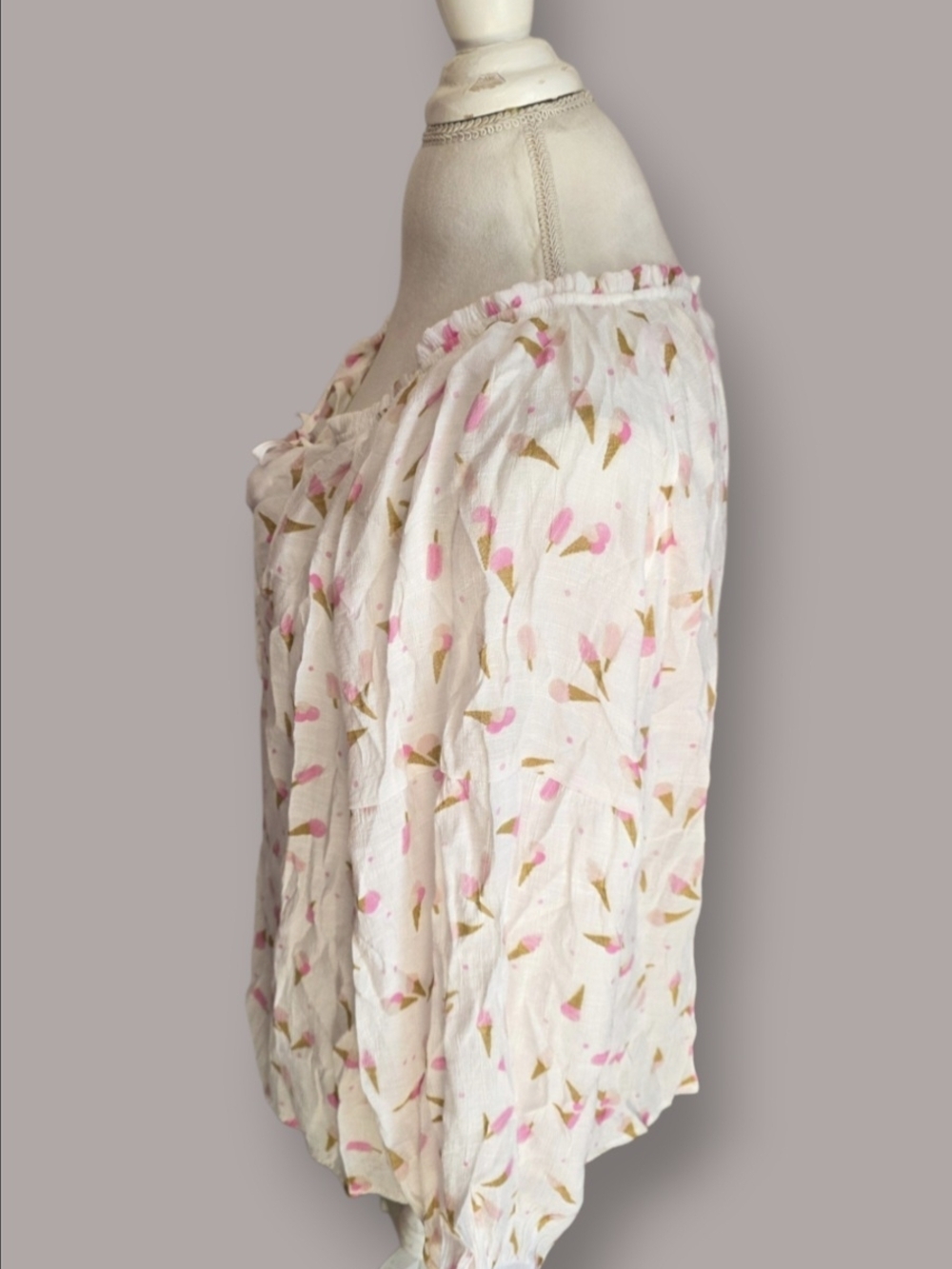 🍦 Zac & Rachel White Blouse with Pink and Tan Floral Print - Picture 4 of 5